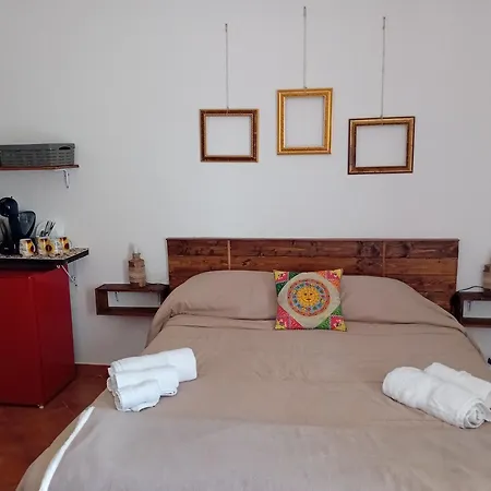 Bed & Breakfast Acquaviva Di Vullo Vincenzo Acquaviva Platani Room photo